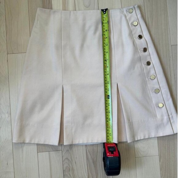 Chic and versatile Club Monaco mini skirt in a soft pink-beige shade - Picture 5 of 8